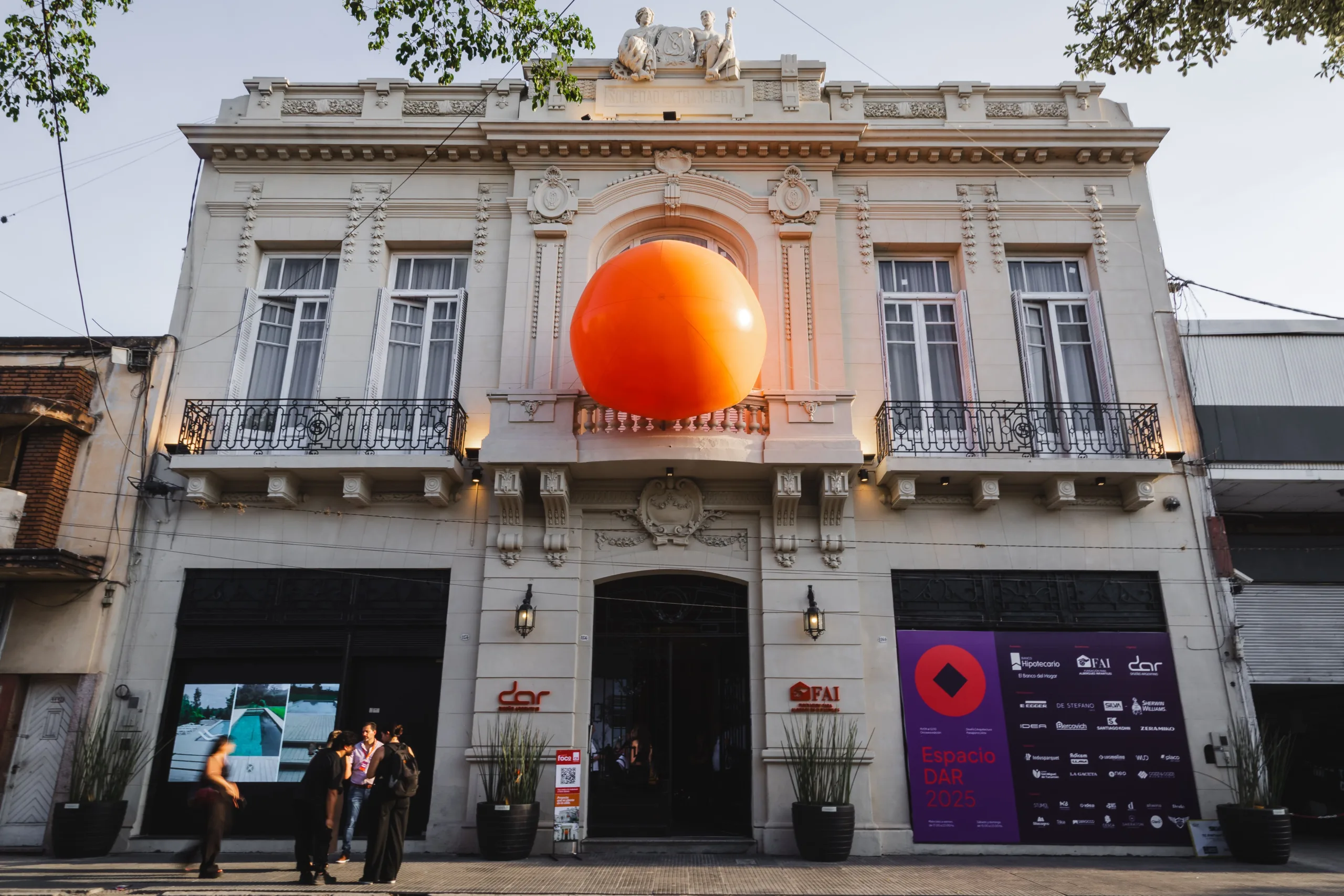 Hacer FOCO en el olvido: el laberinto legal que hace desaparecer el centro tucumano