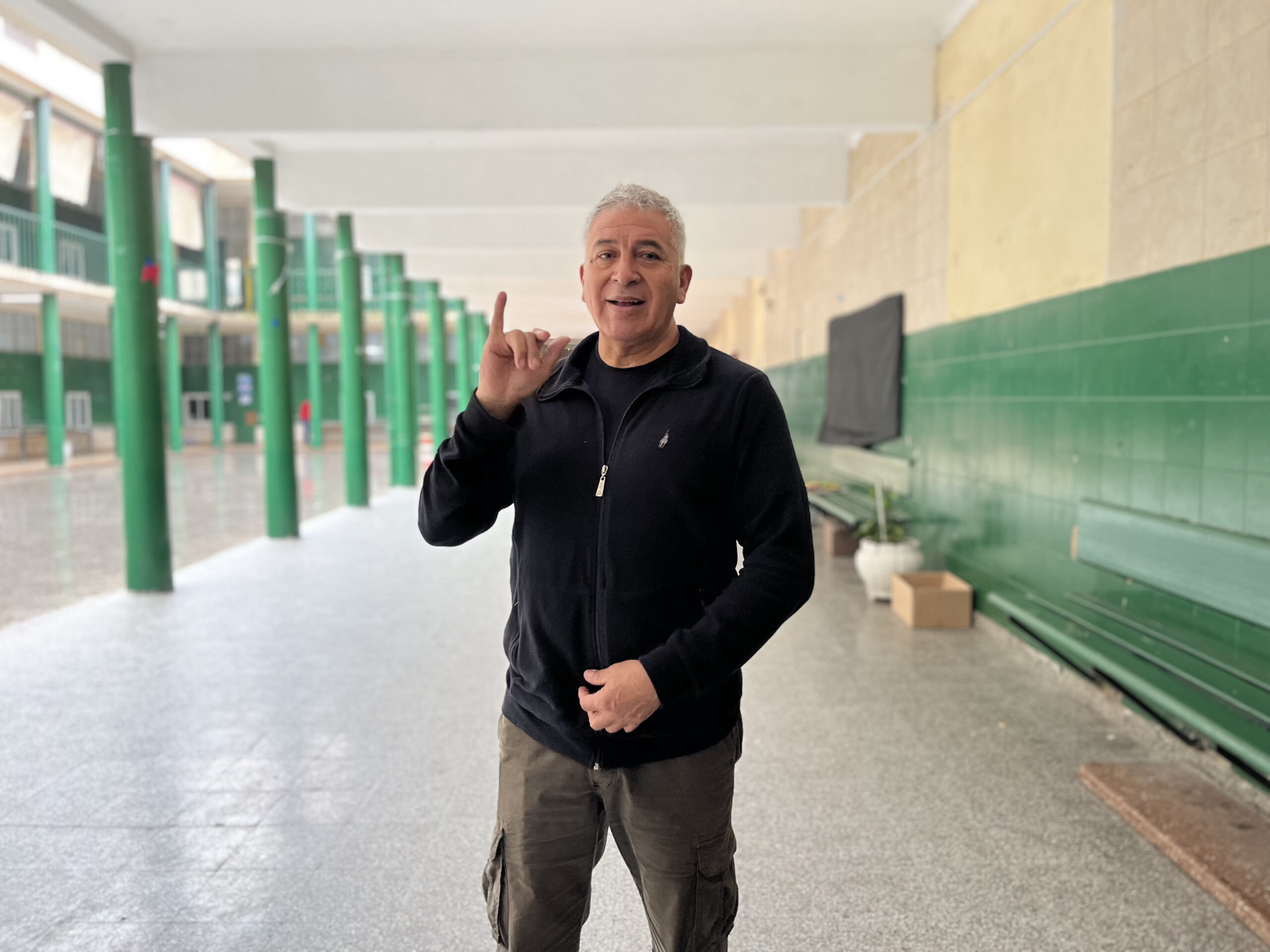 Tony Ledesma, el hombre que derribó las barreras del lenguaje con sus manos